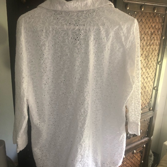 Draper and Damon’s eyelet blouse - Picture 9 of 13